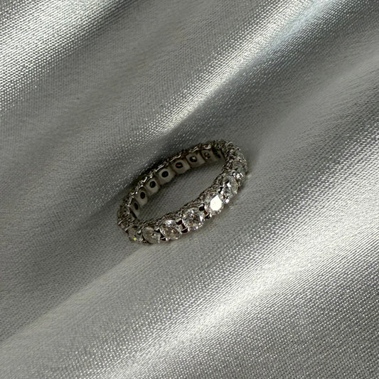 Eclat moissanite ring