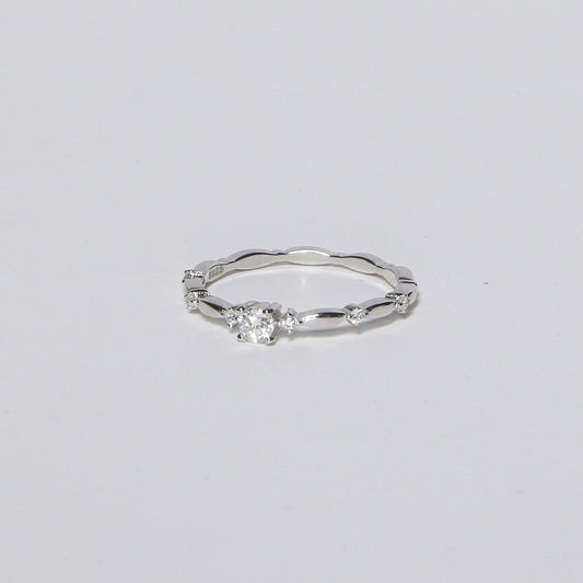 Nuvia moissanite ring band