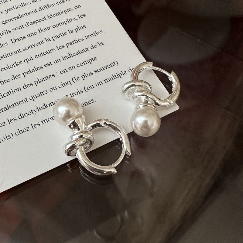 Knotted Pearl Earring