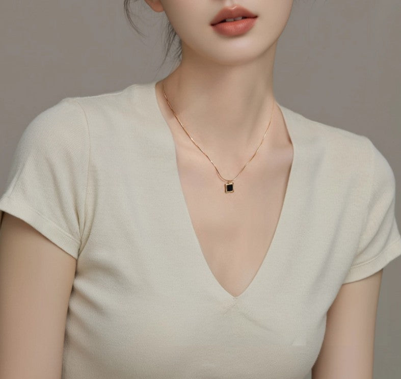 Black Agate Pendant Necklace