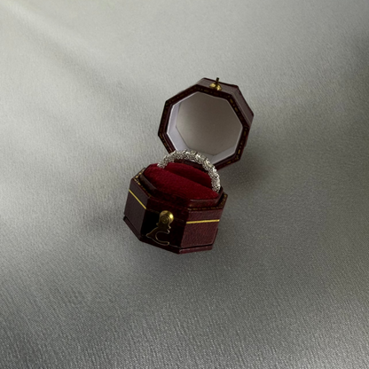 Eclat moissanite ring
