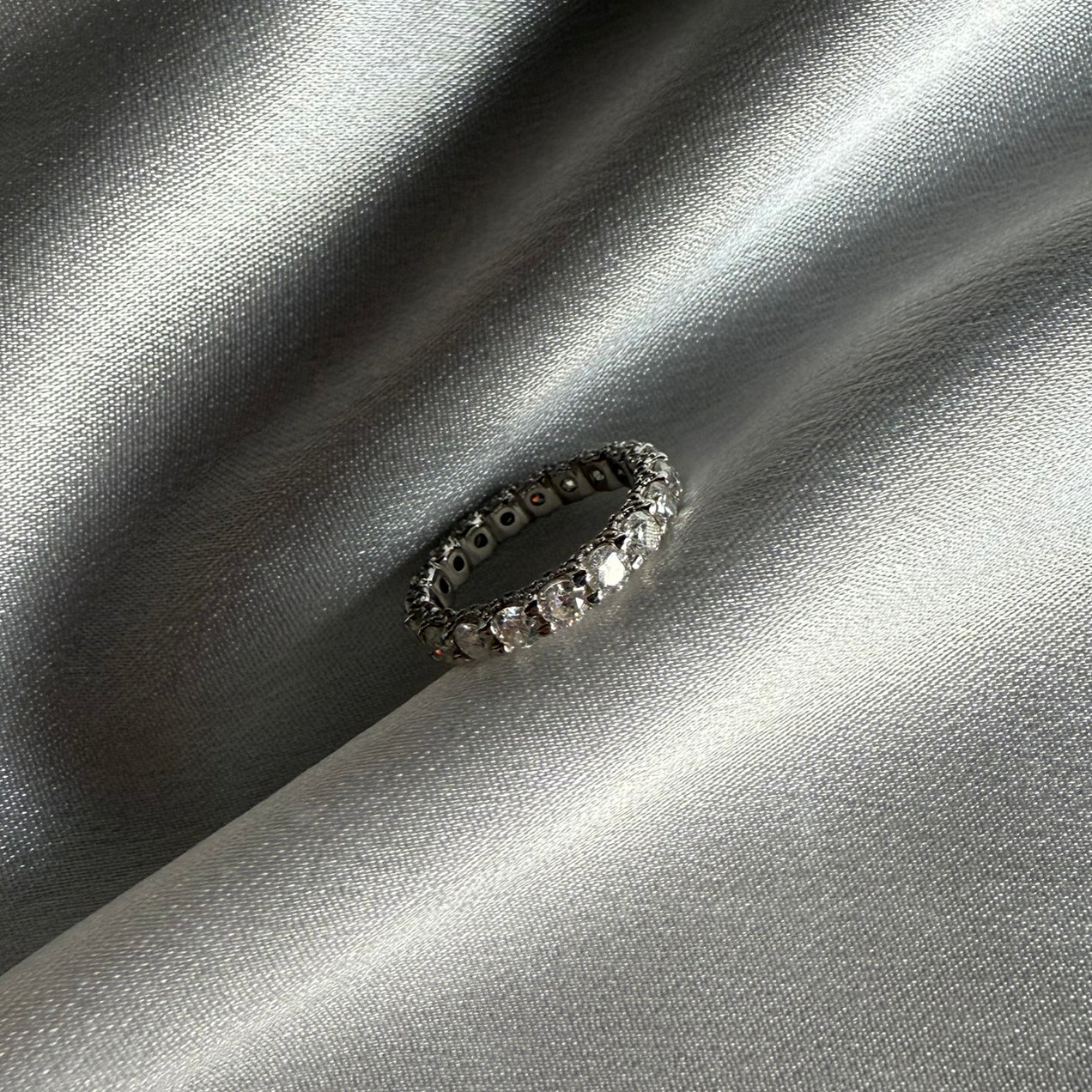 Eclat moissanite ring