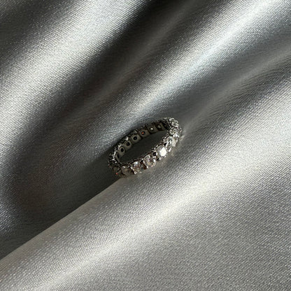 Eclat moissanite ring