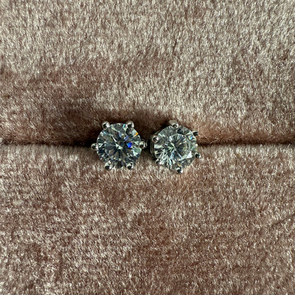 Classic diamond studs