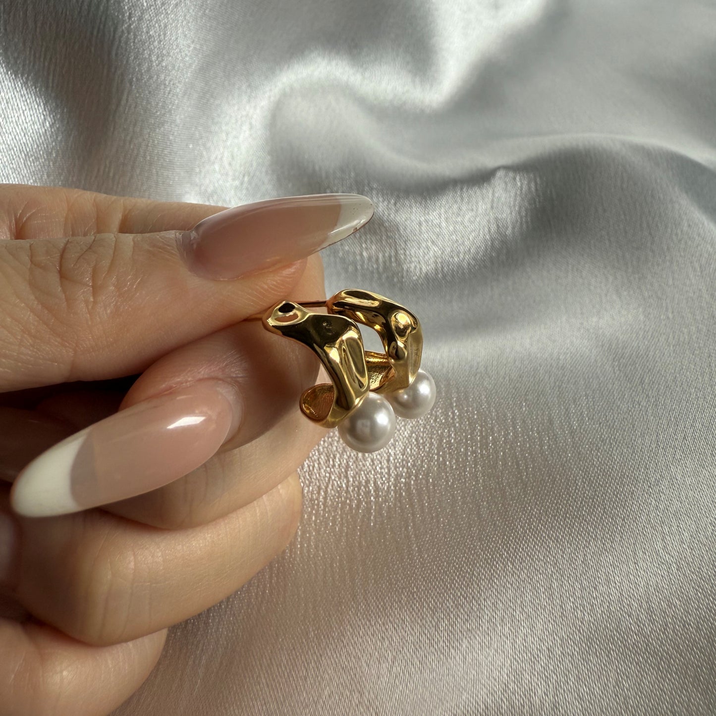 Cellax pearl earring