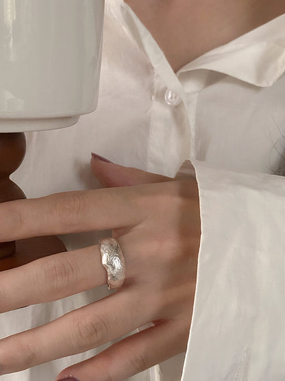 Textured bold ring