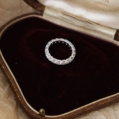 Eclat moissanite ring