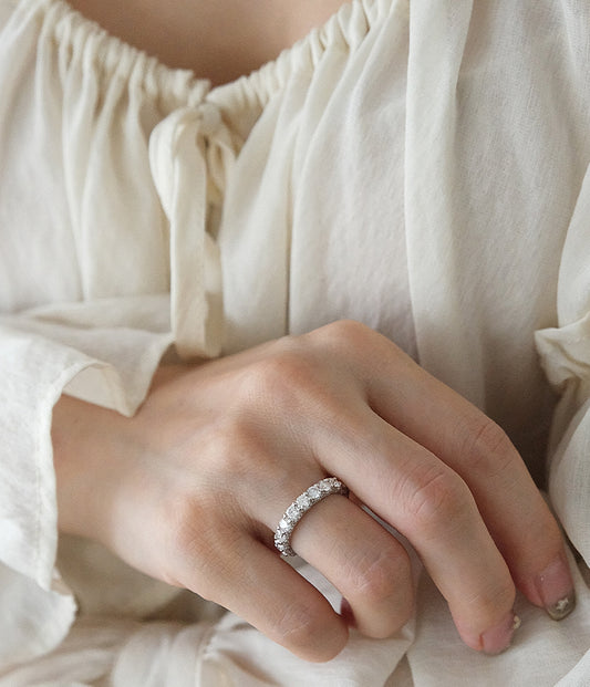 Eclat moissanite ring