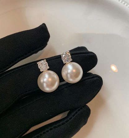 Diana pearl studs