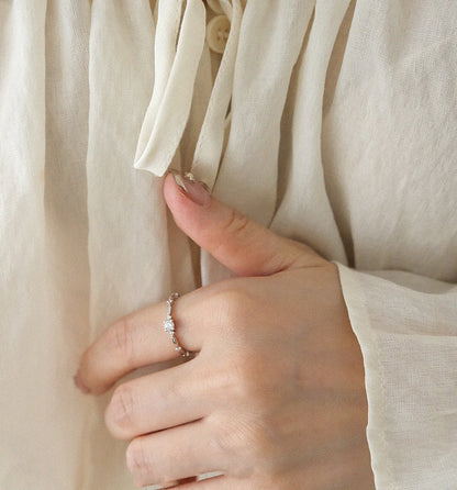 Nuvia moissanite ring band