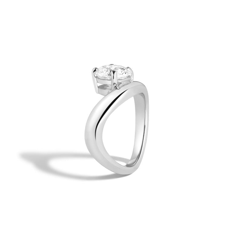 Chunky Moissanite Wave Ring