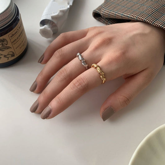 Twisted Knot Ring