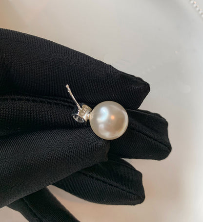 Diana pearl studs