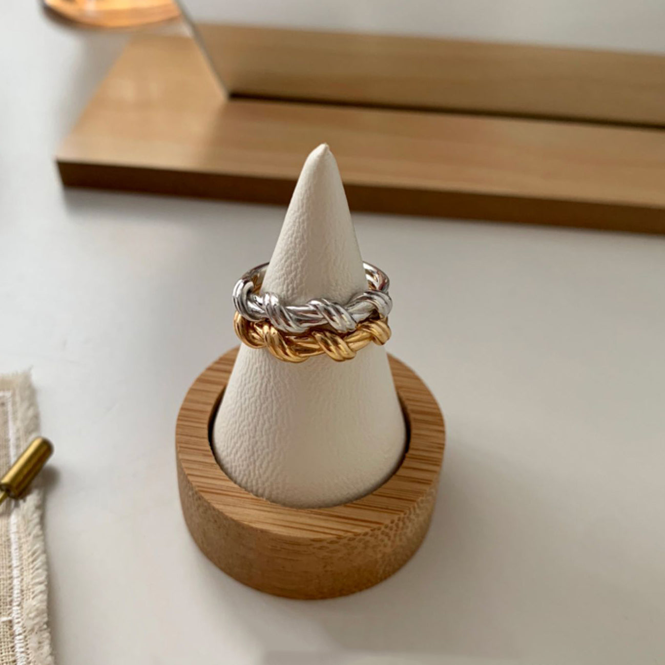 Twisted Knot Ring