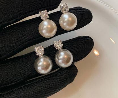 Diana pearl studs