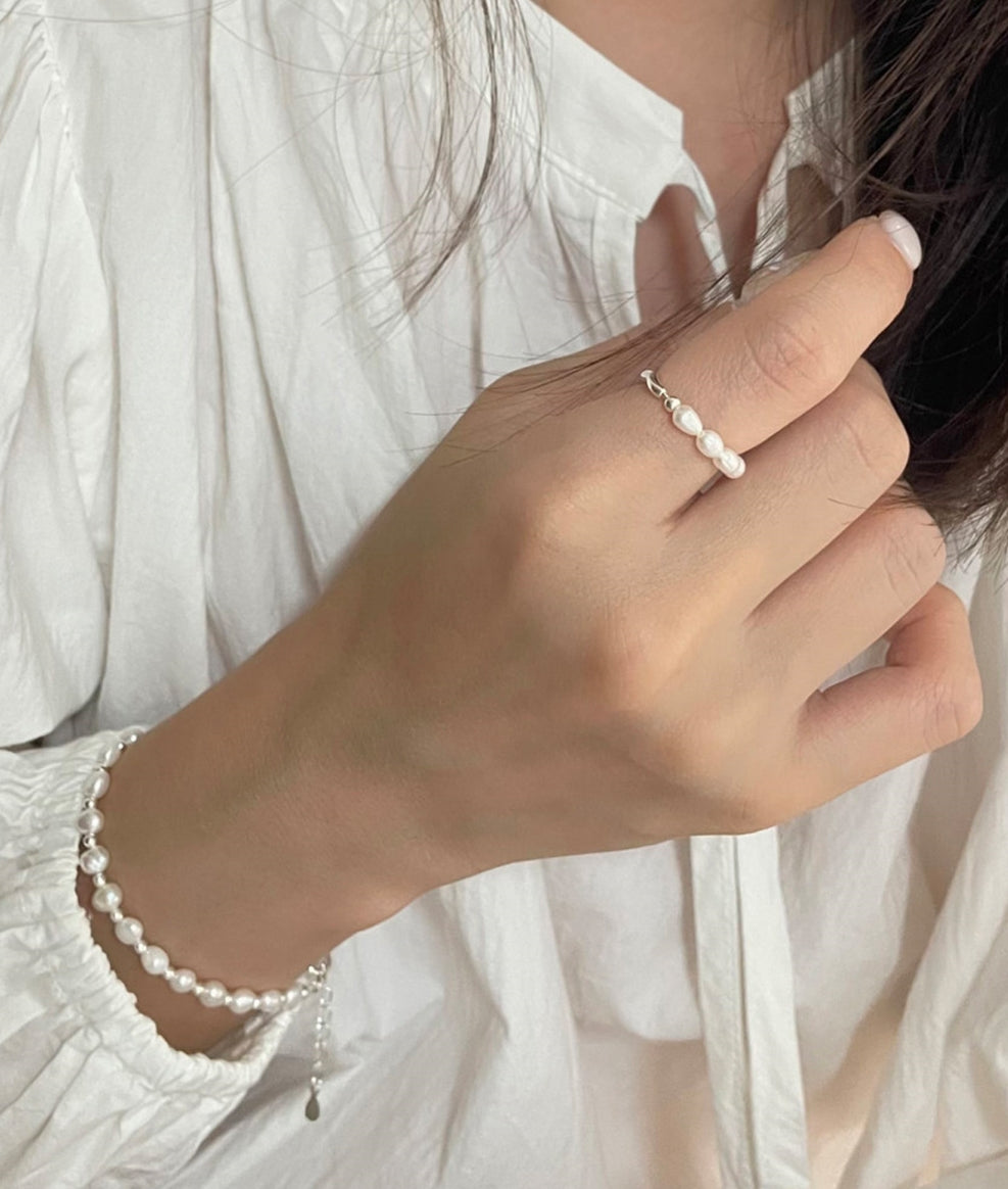 Wavy Natural Pearl Ring