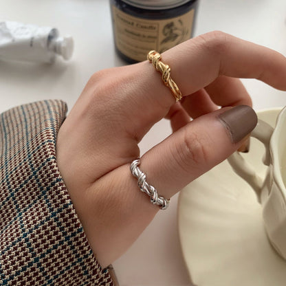 Twisted Knot Ring