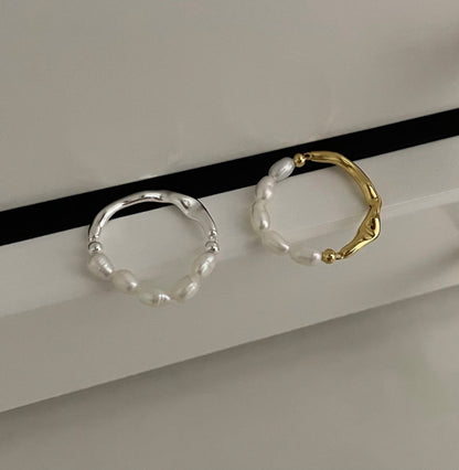 Wavy Natural Pearl Ring