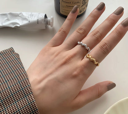 Twisted Knot Ring