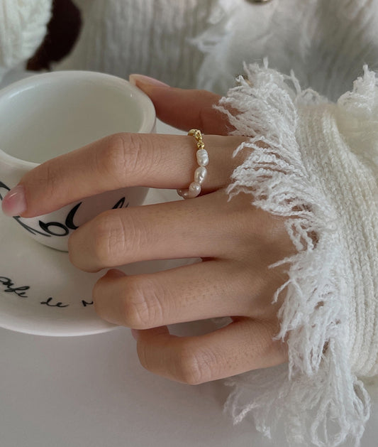 Wavy Natural Pearl Ring