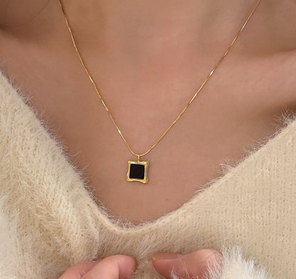 Black Agate Pendant Necklace