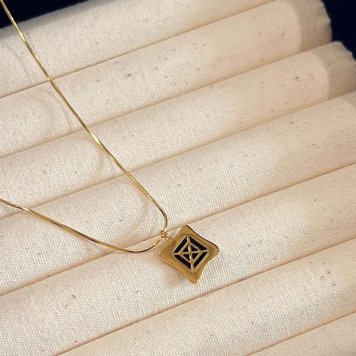 Black Agate Pendant Necklace