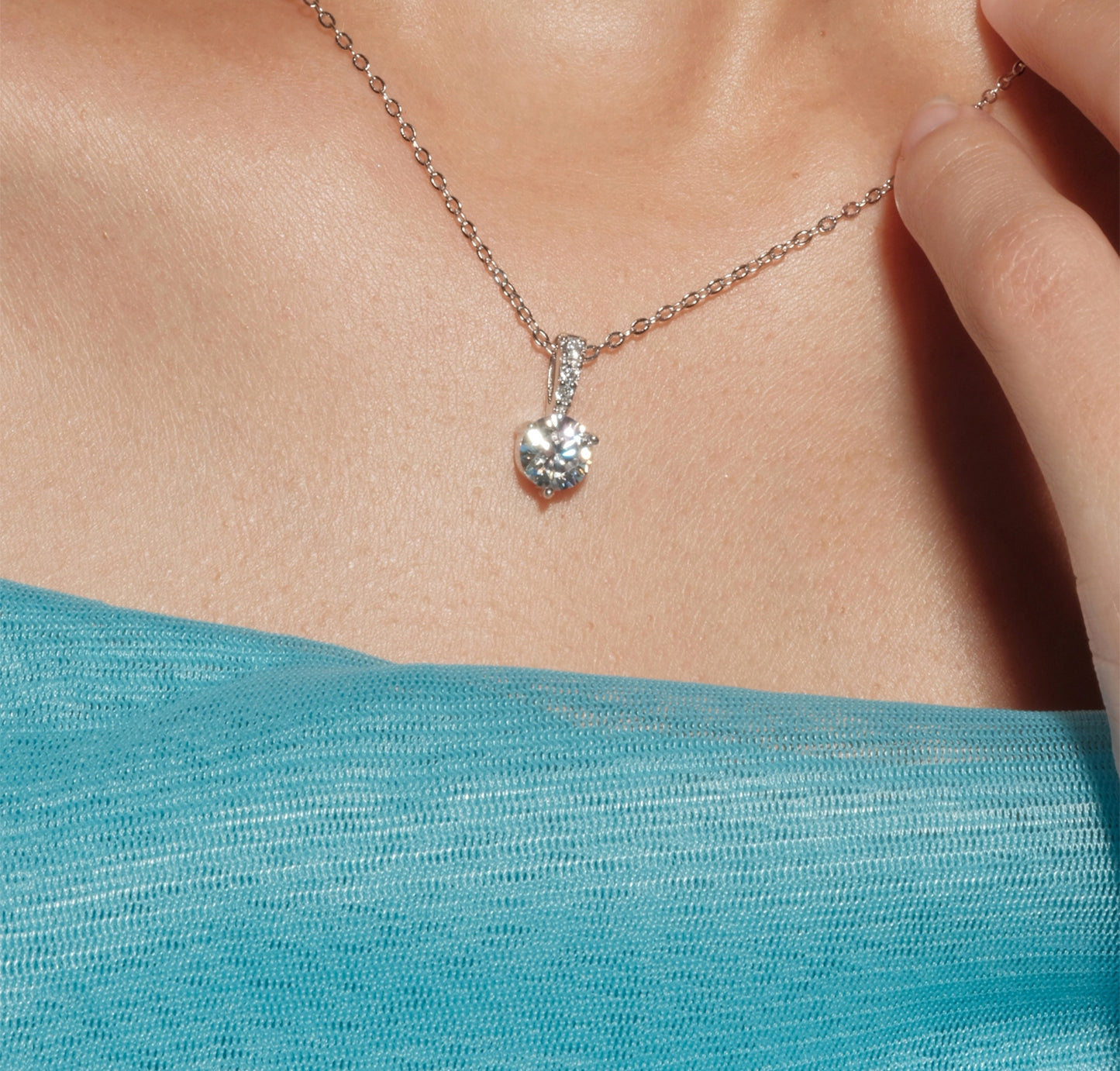 Classic moissanite necklace