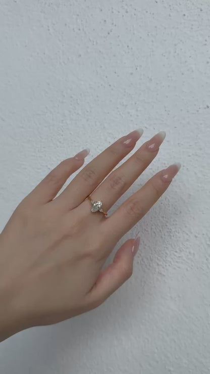 Three stone ring