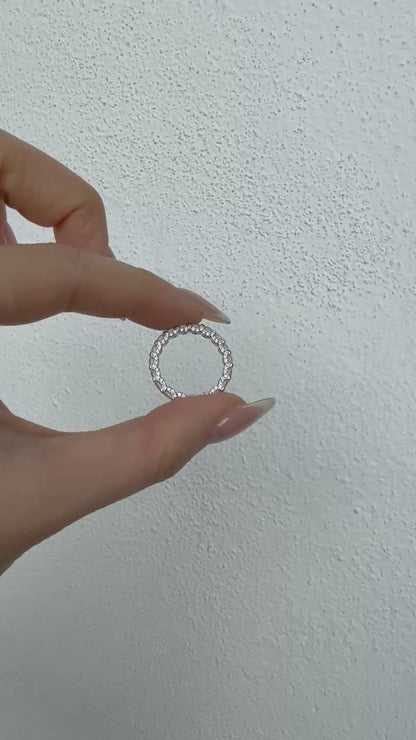 Eclat moissanite ring